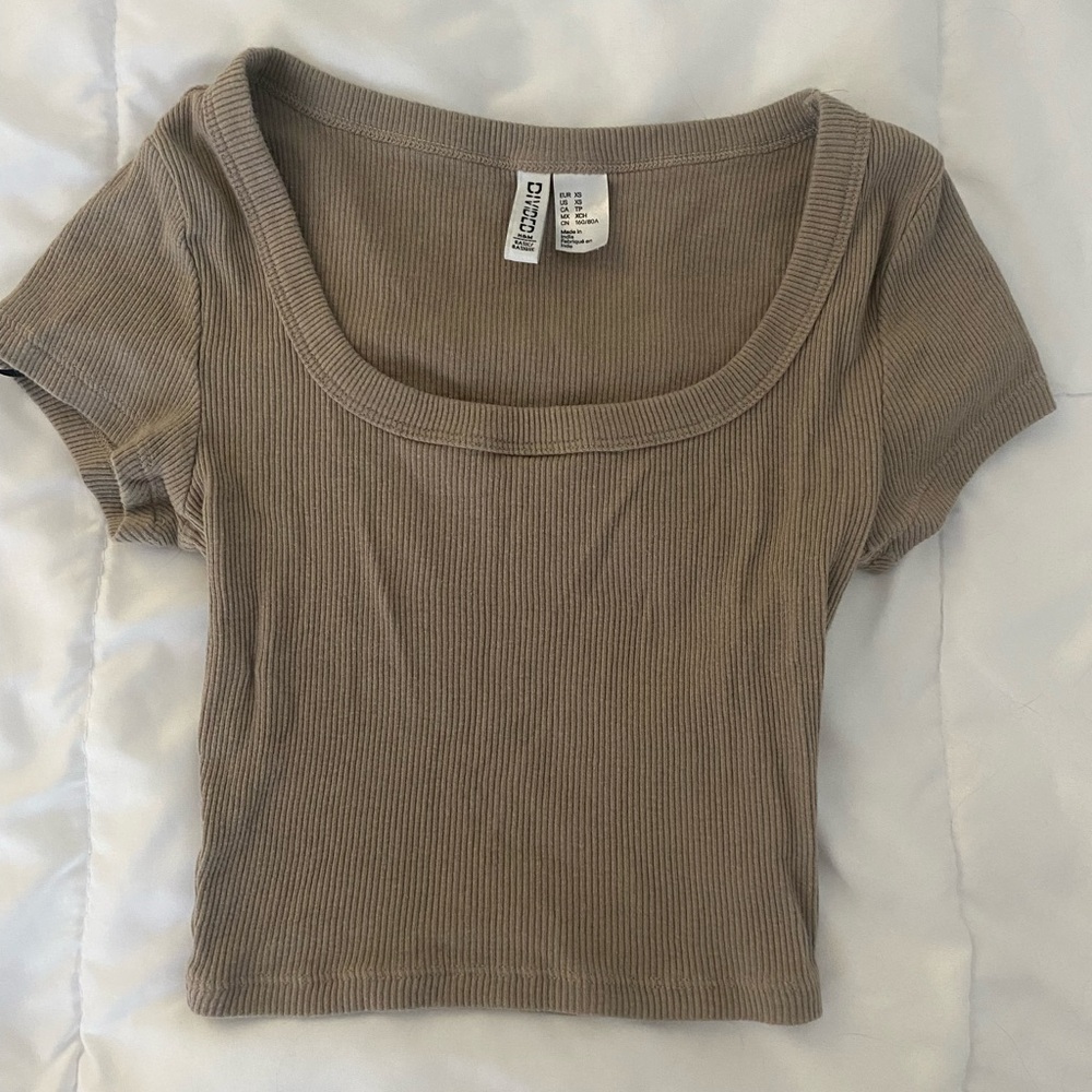 H&M Ribbed Scoop Neck Crop Top